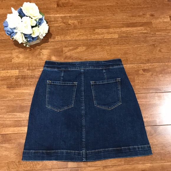 NWT LOFT Button Front Shift Denim Skirt Size 6P - Picture 7 of 10
